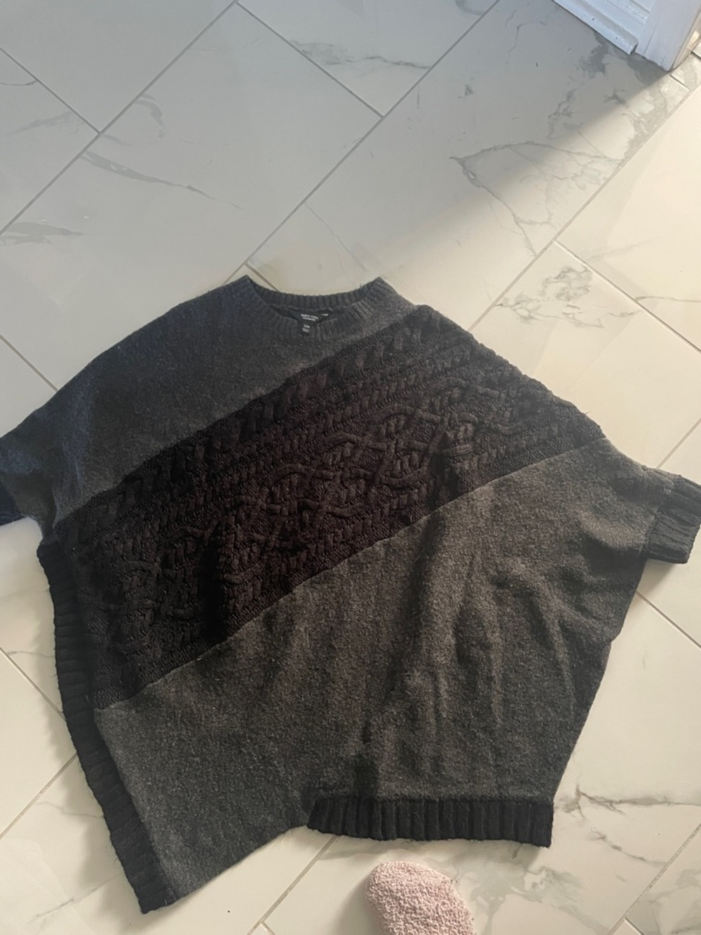 Simply Vera Vera Wang Women's Two-Tone Cable Crew Sweater - Charcoal & Black